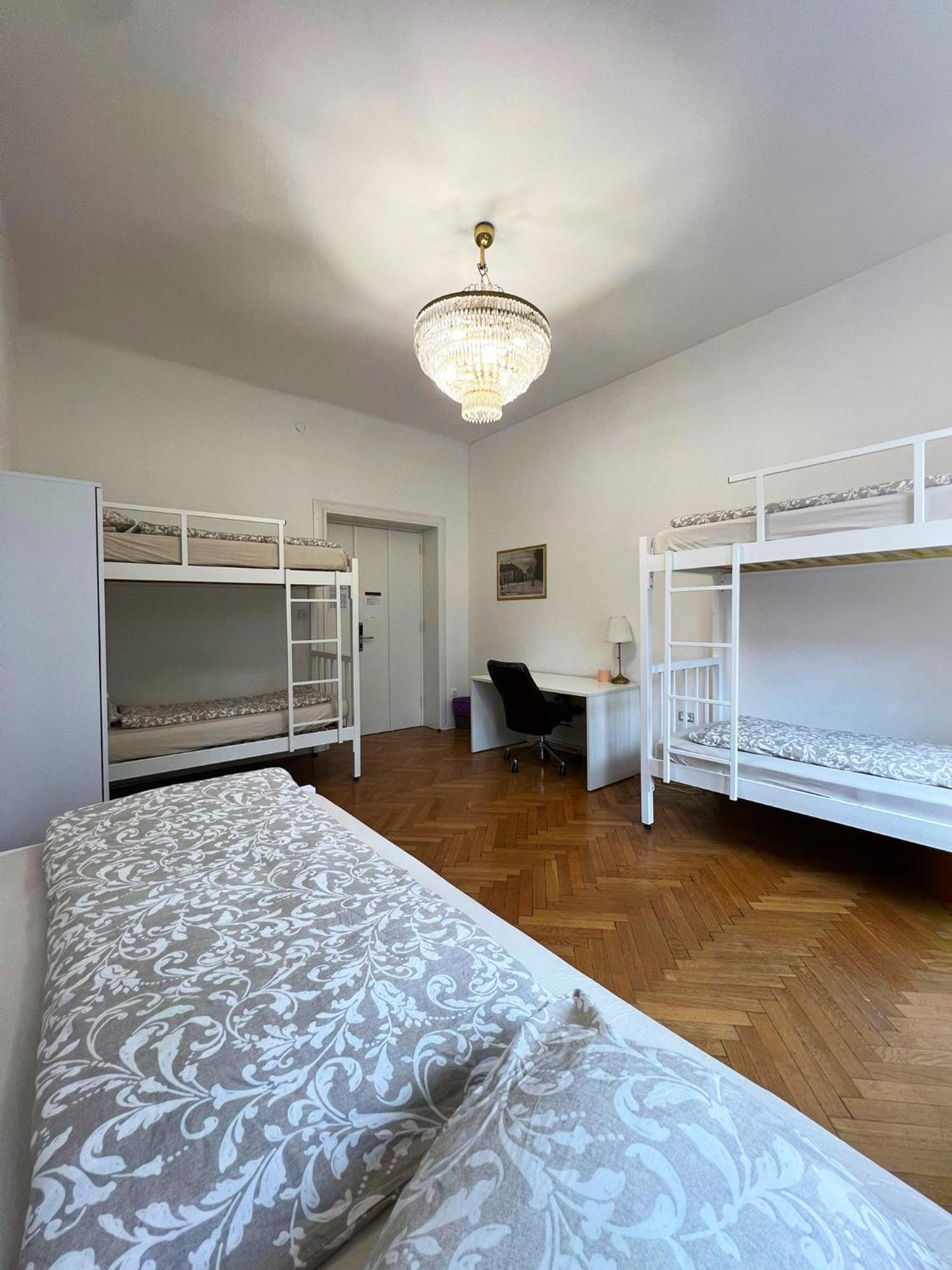 Rooms Miklosiceva Любляна Екстер'єр фото